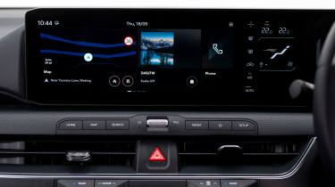 Kia K4 UK - screen