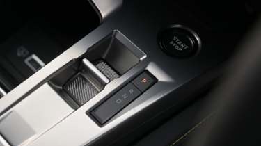 Peugeot E-308 SW facelift - centre console