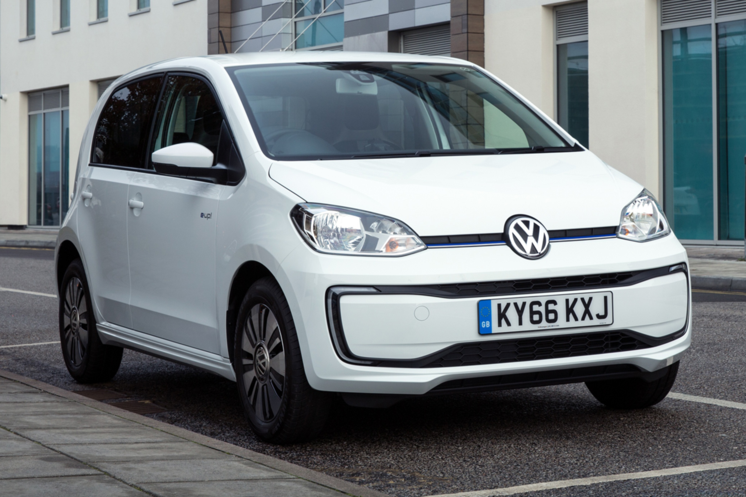 New electric Volkswagen eup! with 'extended range