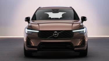 Volvo XC60 facelift 2026 - full front