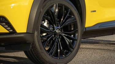 Nissan Juke - alloy wheel detail