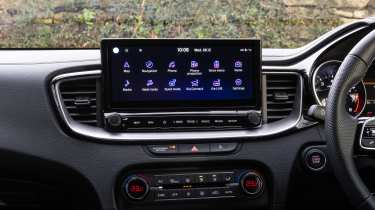 Kia Proceed Mk3 - screen