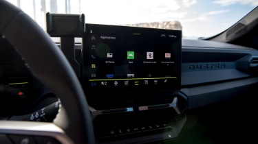 Dacia Duster - screen