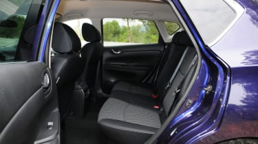 Nissan Pulsar rear seats