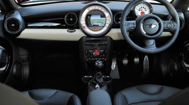 MINI Cooper SD Coupe dash