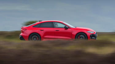 Audi RS 5 - side action