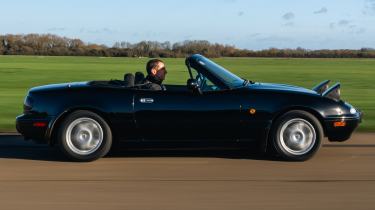 Electrogenic Mazda MX-5 - dynamic side profile