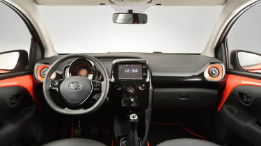 Toyota Aygo x-wave interior