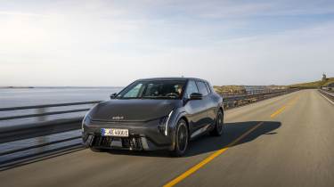 Kia EV4 GT - front tracking