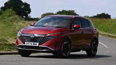 Nissan Qashqai - front cornering 