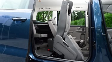 Volkswagen Sharan seat folding mechanism
