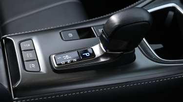 Lexus LBX - gear selector