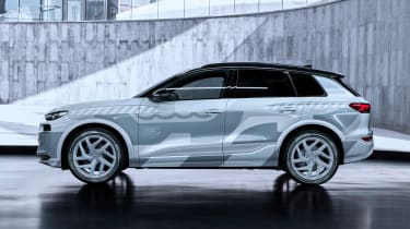 Audi Q6 e-tron - side