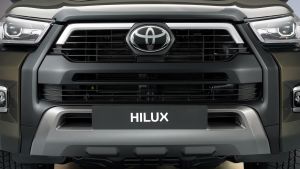 Toyota%20Hilux%20facelift%202020-4.jpg