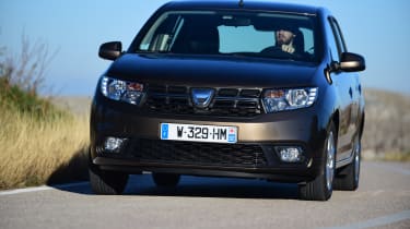 Dacia Sandero 2017 facelift cornering