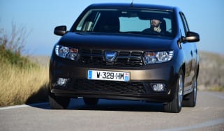 Dacia Sandero 2017 facelift cornering
