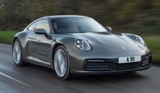 Porsche 911 Carrera - front tracking