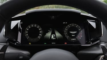 Aston Martin Vantage S - digital drivers display