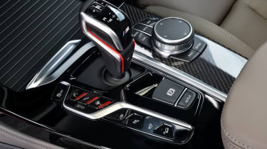 BMW X4 M Competition - gearstick