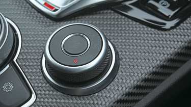 Alfa Stelvio Quadrifoglio - mode selector