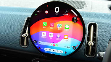 MINI Countryman - infotainment Android Auto screen