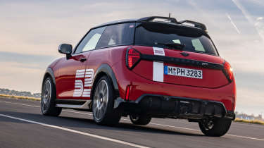 MINI 1965 Victory Edition - dynamic rear 3/4