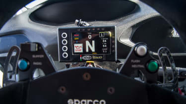 Peugeot 308 Racing Cup - gear