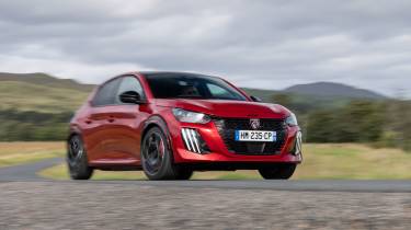 Peugeot 208 GTi - front cornering