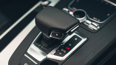 Audi Q5 55 TFSI e - transmission