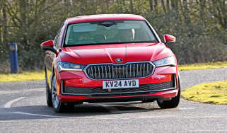 Skoda Superb - front cornering