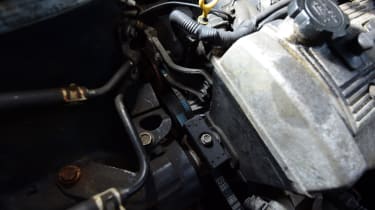 Used Toyota Avensis engine bay