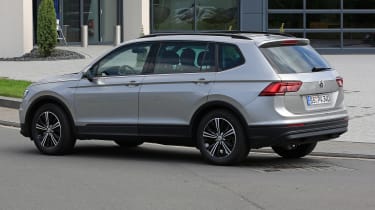 VW Tiguan XL 2017 rear side