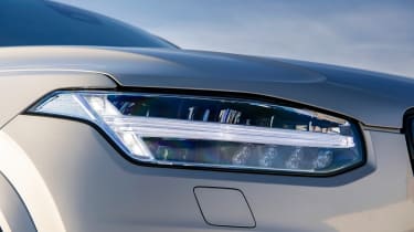 Volvo XC90 T8 Recharge - headlight