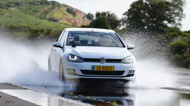 Auto Express Tyre Test - front wet testing 