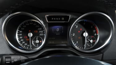 Mercedes G350 Bluetec dials