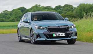 BMW i5 Touring - front cornering