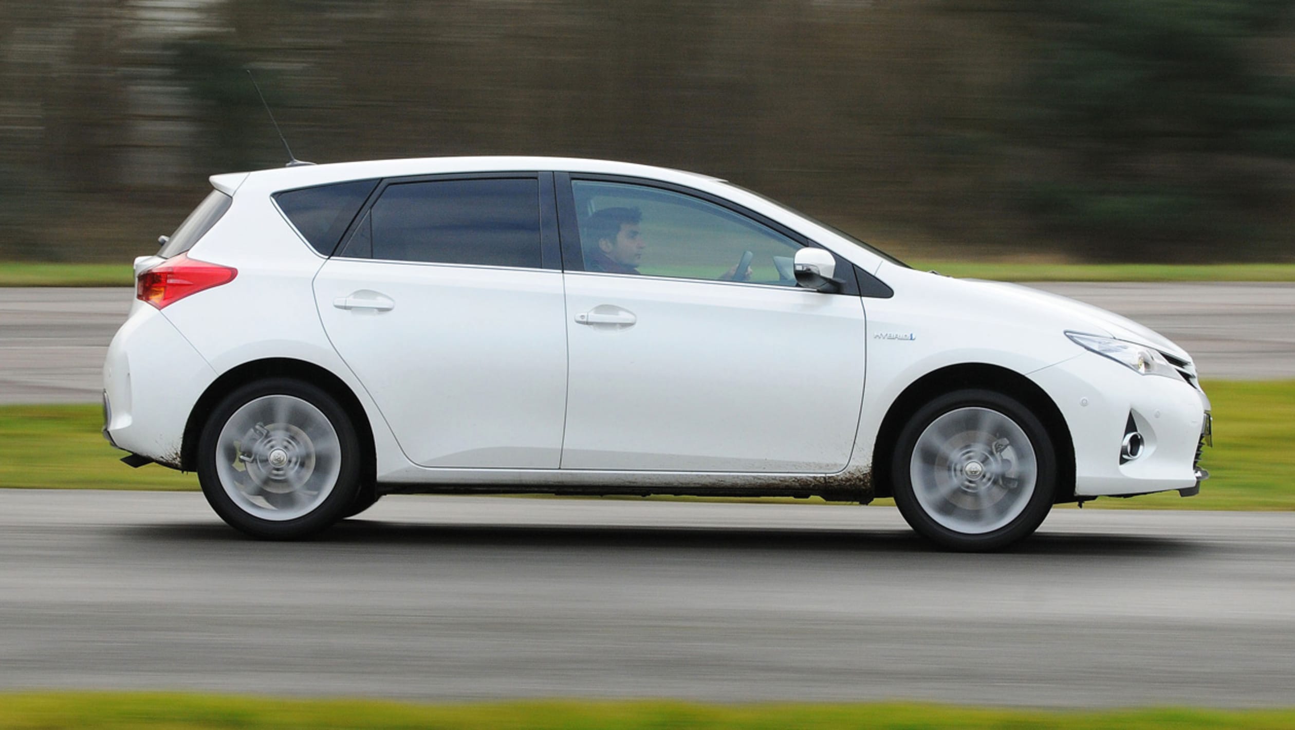 2013 Toyota Auris Hybrid pictures | Auto Express
