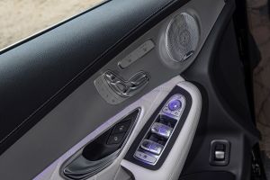 Mercedes GLC - door detail