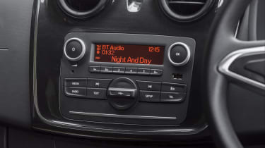 Dacia Sandero SCe 75 Ambiance - dashboard