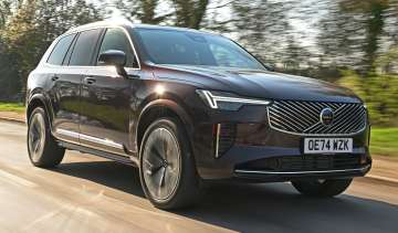 Volvo XC90 - front