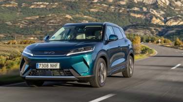 BYD Atto 2 DM-i - front action