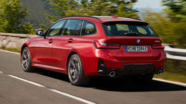 BMW 3 Series Touring Facelift dynamic rear 3/4