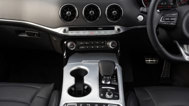 2021 Kia Stinger GT-S 3.3 T-GDi V6 - centre console