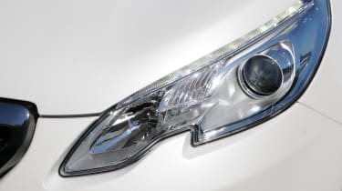 Peugeot 2008 headlight