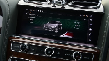 Bentley Bentayga EWB - infotainment screen