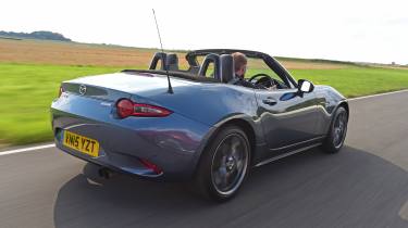 Mazda MX-5 - rear tracking