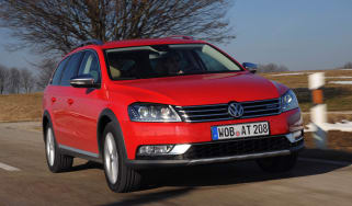 VW Passat Alltrack front track