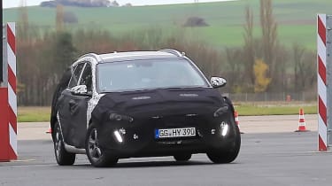 Hyundai i30 estate spy shots