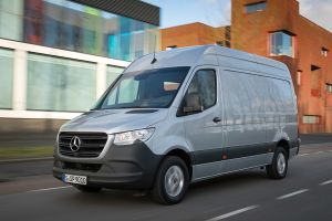 Mercedes Sprinter - silver front action