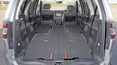 Ford Galaxy 2.0 TDci Titanium interior